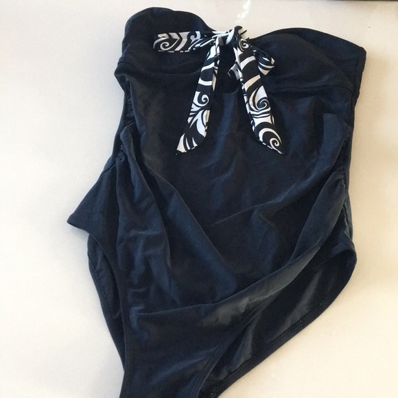 Liz Lange Other - Liz Lange maternity’s one piece swimsuit size S